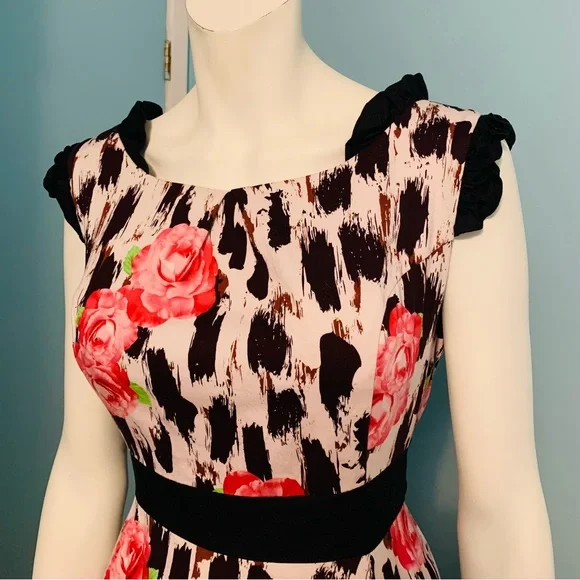 Retro Swing Dress With Roses - Picture 2 of 9